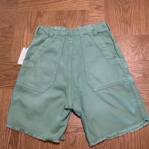 NWT Anthropologie Pilcro Slouchy Surplus Cargo Green Shorts SZ 26 - Picture 3 of 3